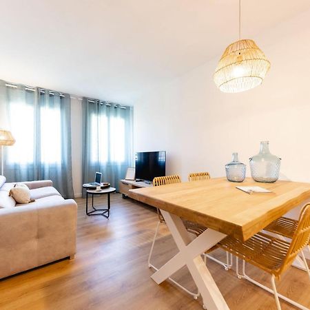 Bravissimo Tarla, 2-Bedroom Apartment Girona Bagian luar foto