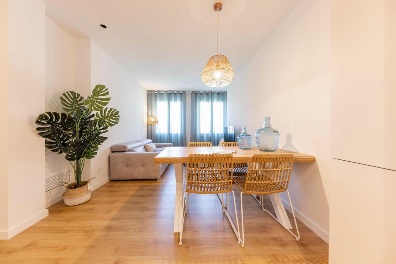 Bravissimo Tarla, 2-Bedroom Apartment Girona Bagian luar foto